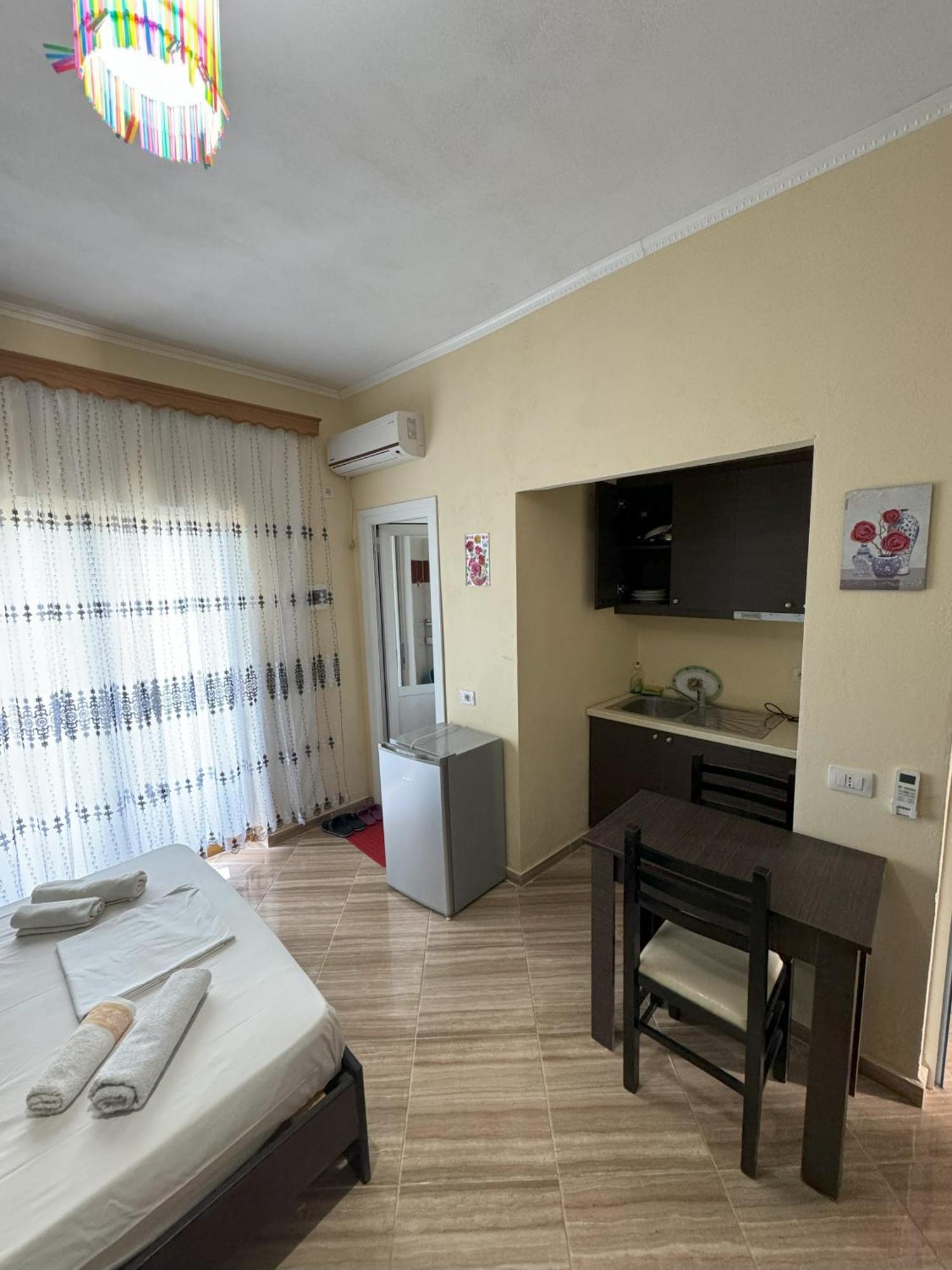 Adrian Agustin Rooms Lukovë 외부 사진