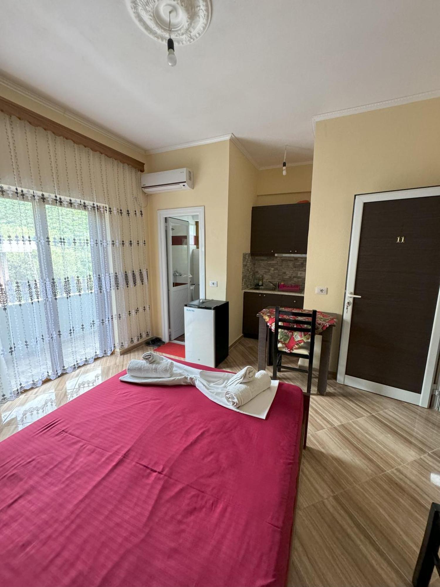 Adrian Agustin Rooms Lukovë 외부 사진